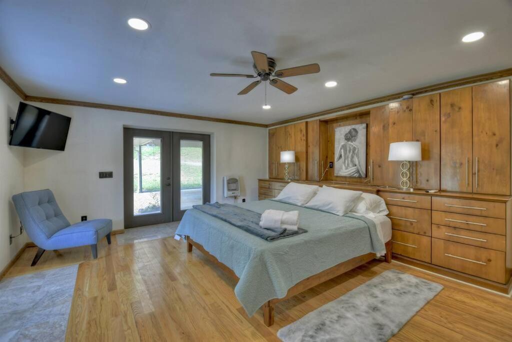 The Chariot - Creek Front With Hottub, Fire Pits, Billiards, Ev Charger - Sandalwood Stays Блу-Ридж Экстерьер фото