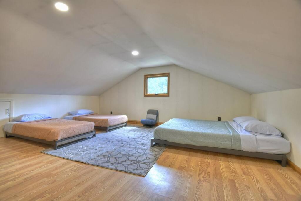 The Chariot - Creek Front With Hottub, Fire Pits, Billiards, Ev Charger - Sandalwood Stays Блу-Ридж Экстерьер фото